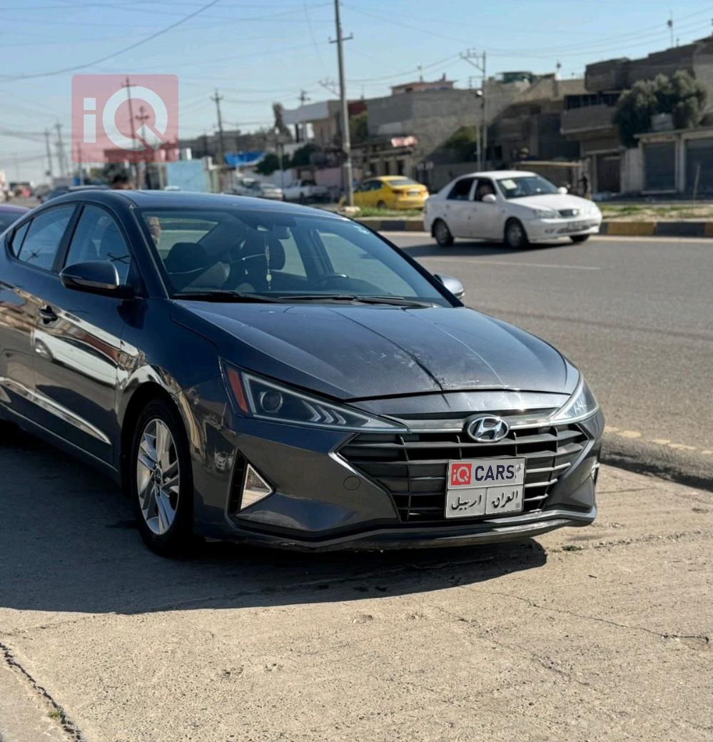 هیۆندای ئەلەنترا